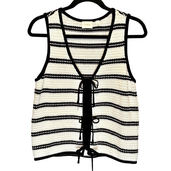 Cyrus Tops - Cyrus Striped Textured Tie Front Sleeveless Sweater Vest - size Small